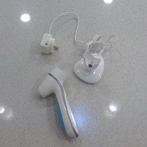 Nu Skin  ageLOC® LumiSpa® with a charger